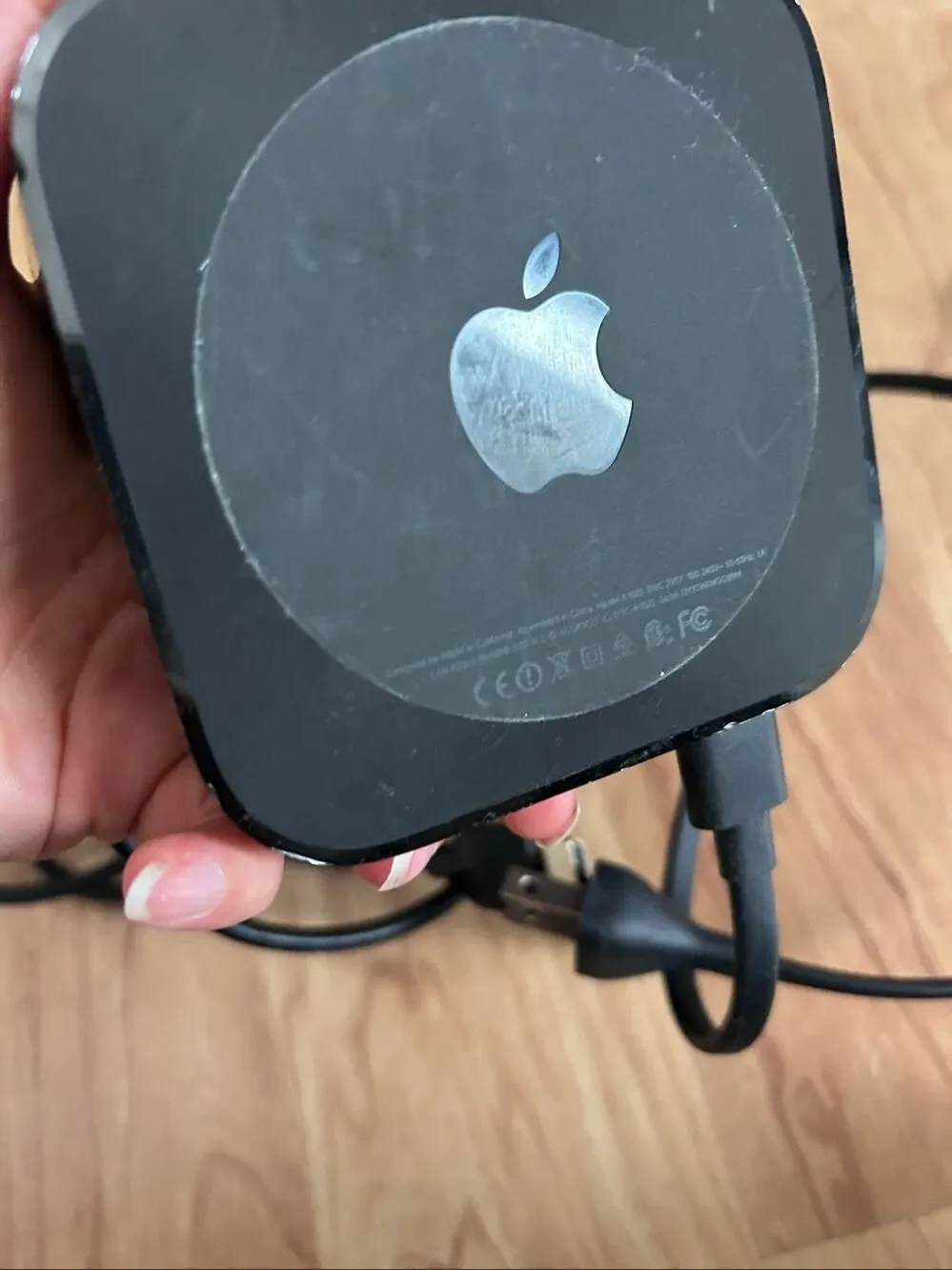 Apple TV (4th Generation) HD Media Streamer - A1625 - With Siri Remote